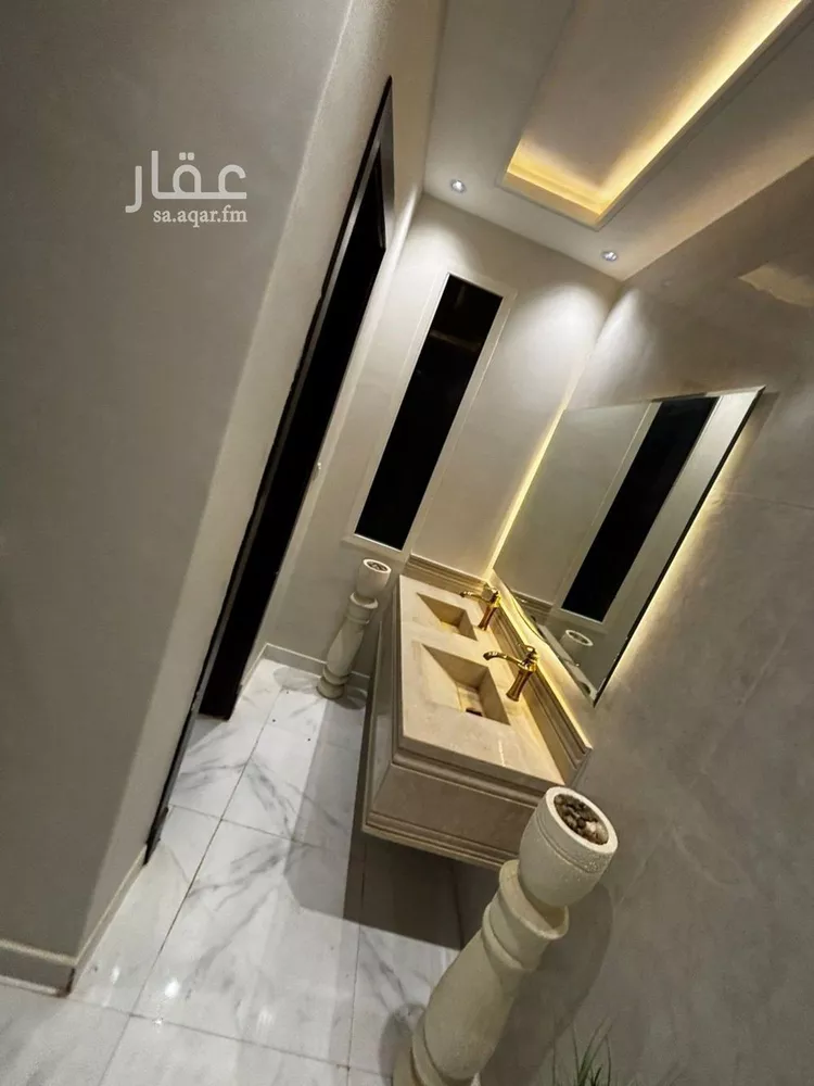 فيلا للإيجار في شارع عبدالخالق بن أبي طاهر, حي عكاظ, مدينة الرياض, منطقة الرياض