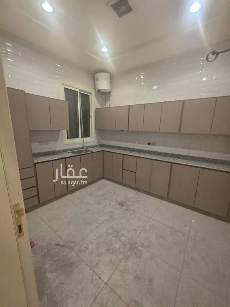 شقة للإيجار في شارع عبدالله بن ملاذ الأشعري, حي العارض, مدينة الرياض, منطقة الرياض