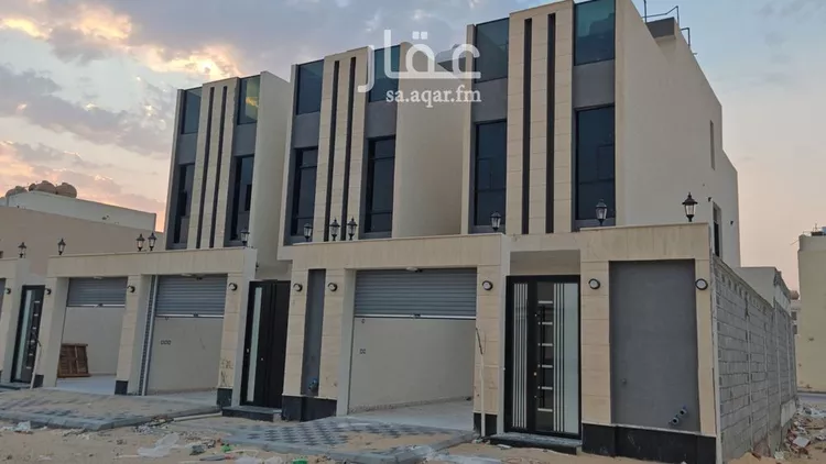 فيلا للبيع في شارع طفيل الحنفي, حي ضاحية الملك فهد, مدينة الدمام, المنطقة الشرقية