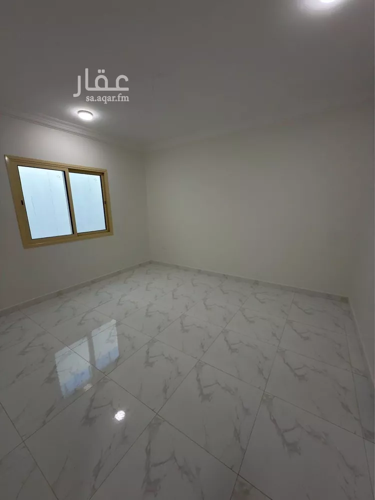 شقة للإيجار في شارع عنيزة, حي الثقبة, مدينة الخبر, المنطقة الشرقية