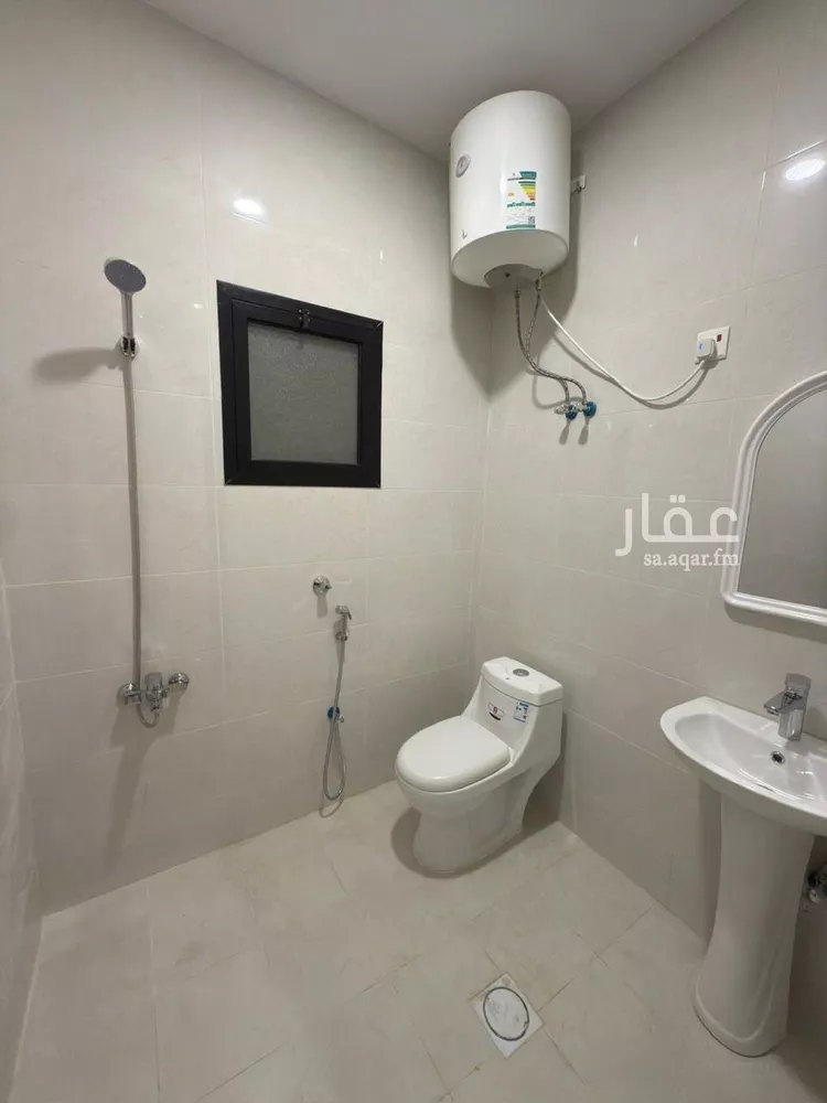 شقة للإيجار في شارع عنيزة, حي الثقبة, مدينة الخبر, المنطقة الشرقية 7