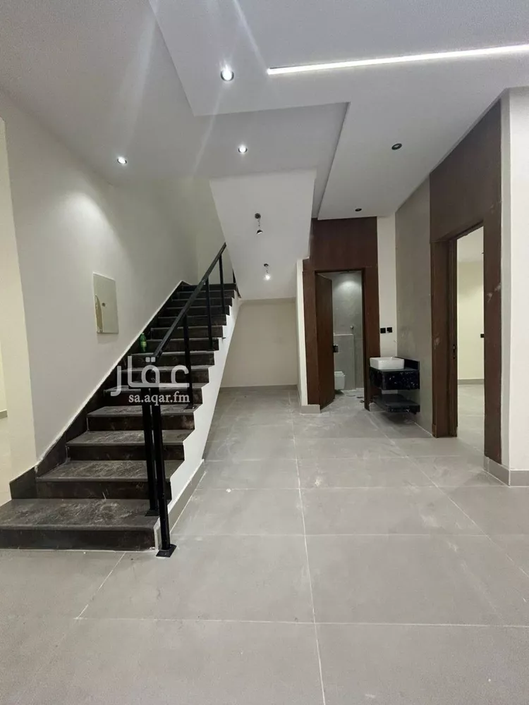 فيلا للإيجار في شارع حسين بن صديق دحلان, حي عكاظ, مدينة الرياض, منطقة الرياض صورة 5