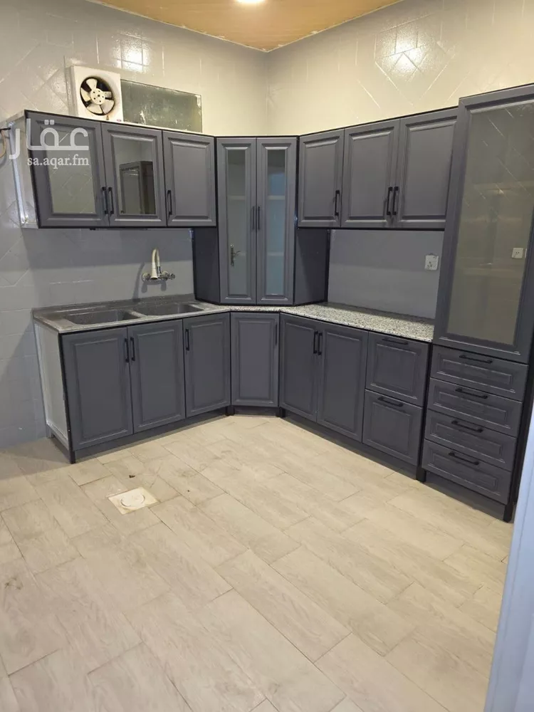 شقة للإيجار في شارع سكاكا, حي ظهرة لبن, مدينة الرياض, منطقة الرياض