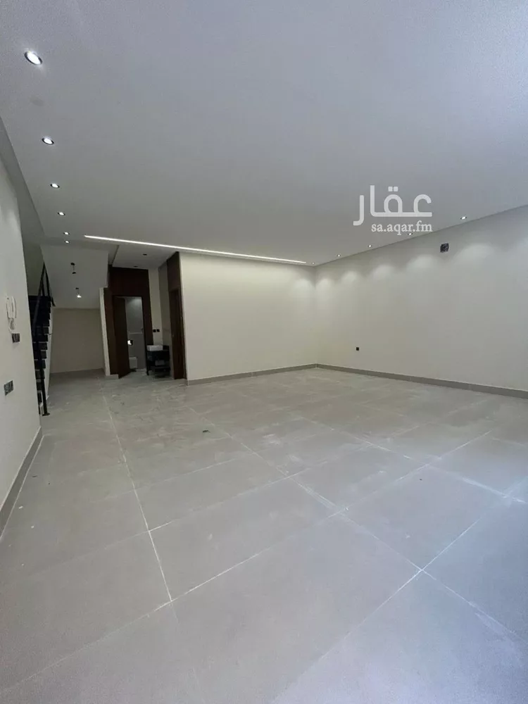 فيلا للإيجار في شارع حسين بن صديق دحلان, حي عكاظ, مدينة الرياض, منطقة الرياض صورة 4