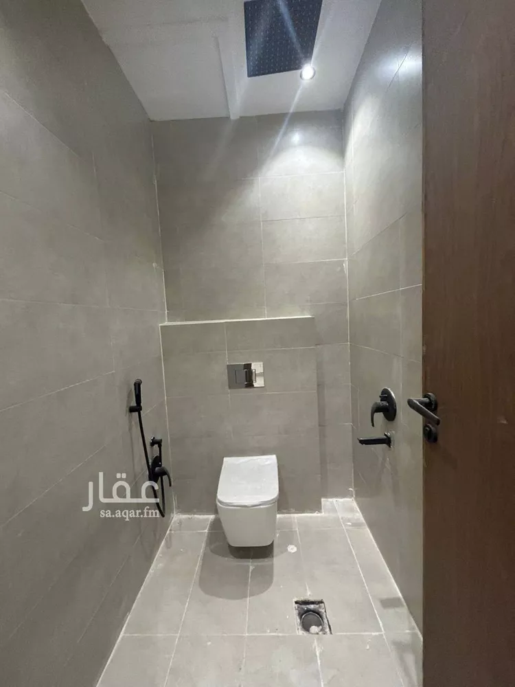 فيلا للإيجار في شارع حسين بن صديق دحلان, حي عكاظ, مدينة الرياض, منطقة الرياض صورة 3