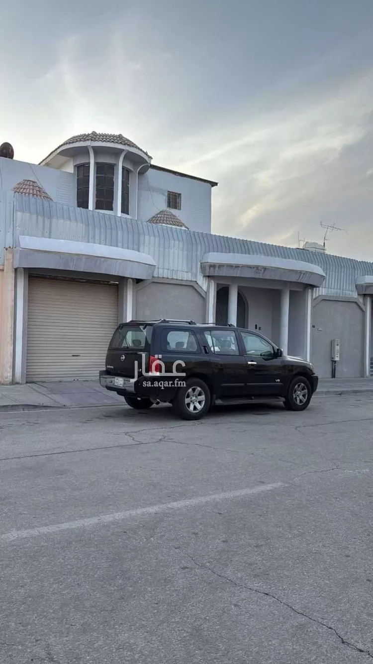 فيلا للبيع في شارع الملك سعود بن عبدالعزيز ، حي محاسن ، المبرز ، الاحساء