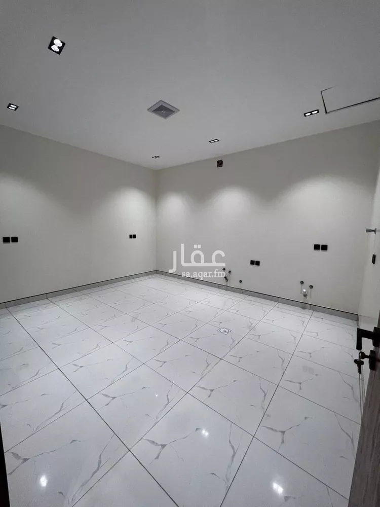 فيلا للبيع في شارع أبي طالب الكرخي, حي الخليج, مدينة الرياض, منطقة الرياض صورة 3