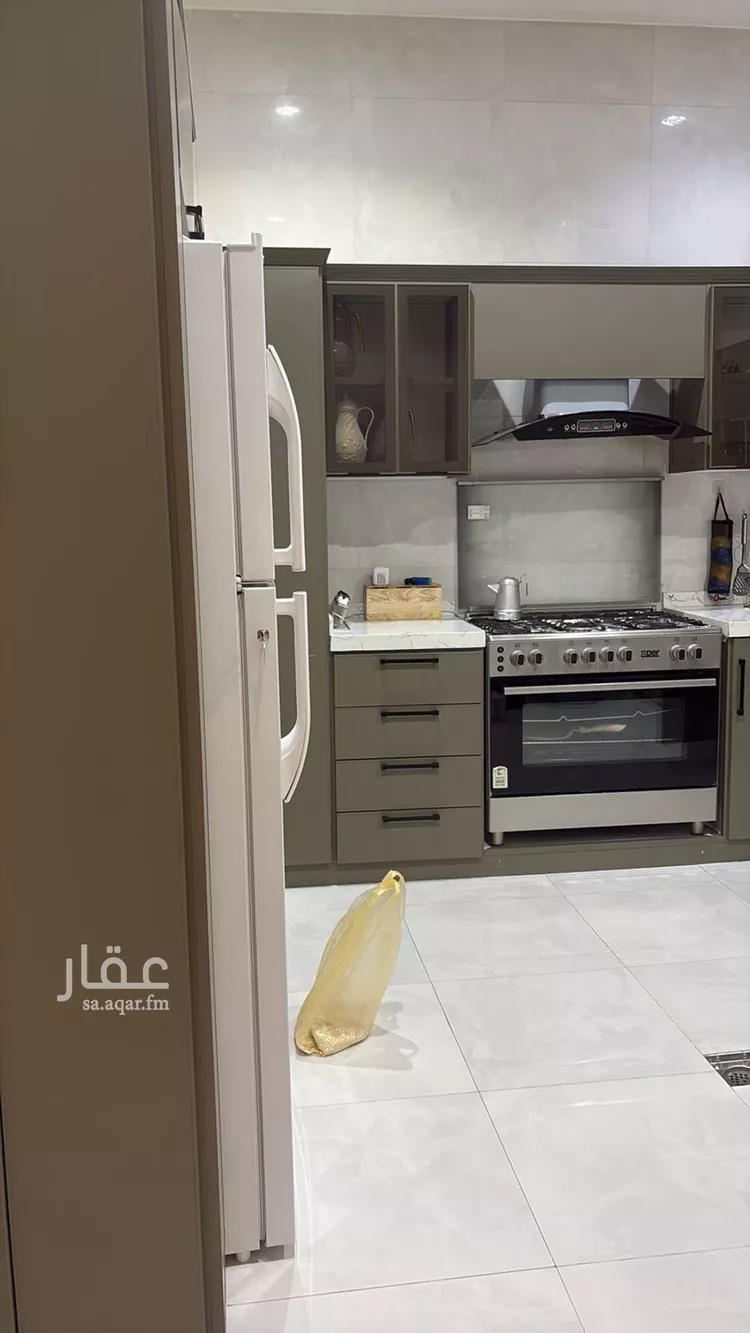 فيلا للإيجار في شارع عبيدالله الفقيه, حي الرمال, مدينة الرياض, منطقة الرياض