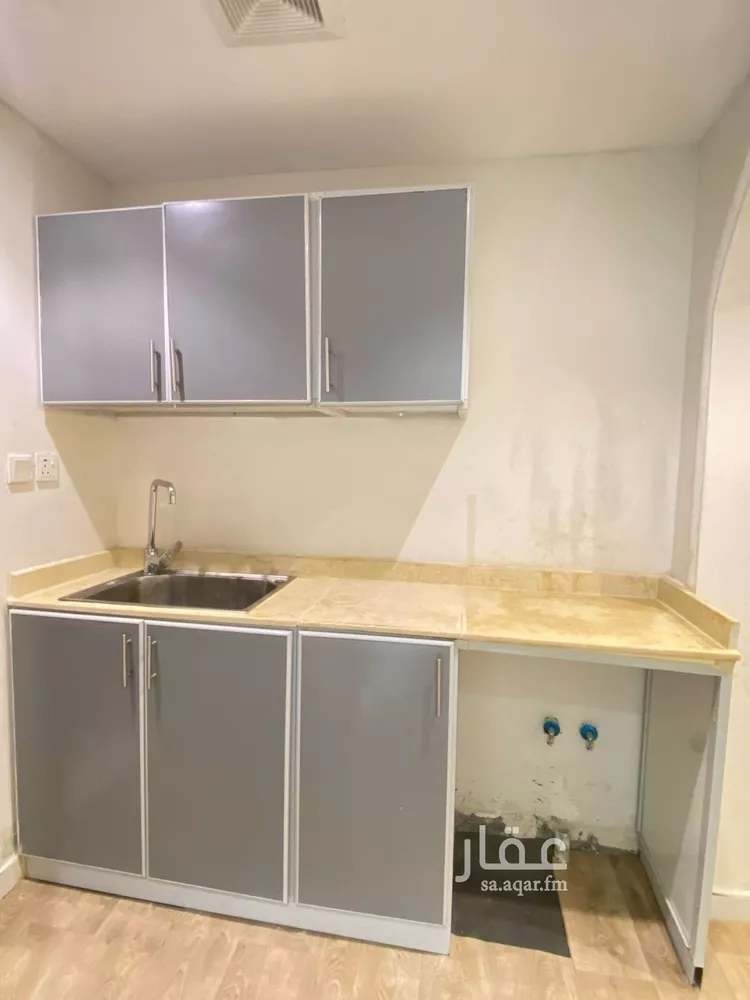 شقة للإيجار في شارع جرير بن عبدالله البجلي, حي مغرزات, مدينة الرياض, منطقة الرياض صورة 5