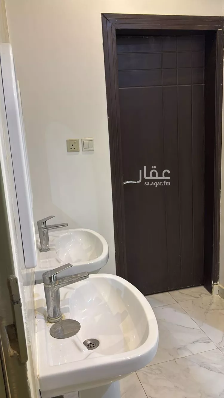 فيلا للبيع في شارع محمد بن عبدالحكيم, حي المعيزيلة, مدينة الرياض, منطقة الرياض صورة 2