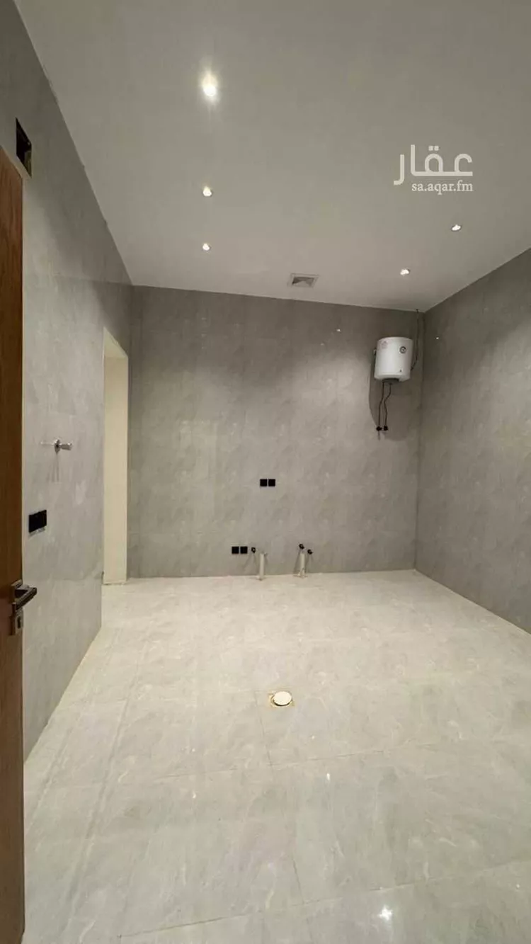 دور للبيع في شارع احمد بن عفيف, حي الجنادرية, مدينة الرياض, منطقة الرياض صورة 4