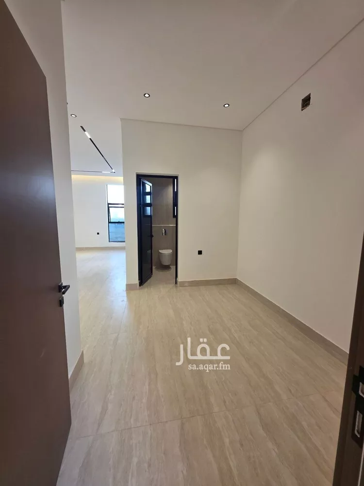 فيلا للبيع في شارع الحسن بن أحمد الجلال, حي المهدية, مدينة الرياض, منطقة الرياض صورة 5