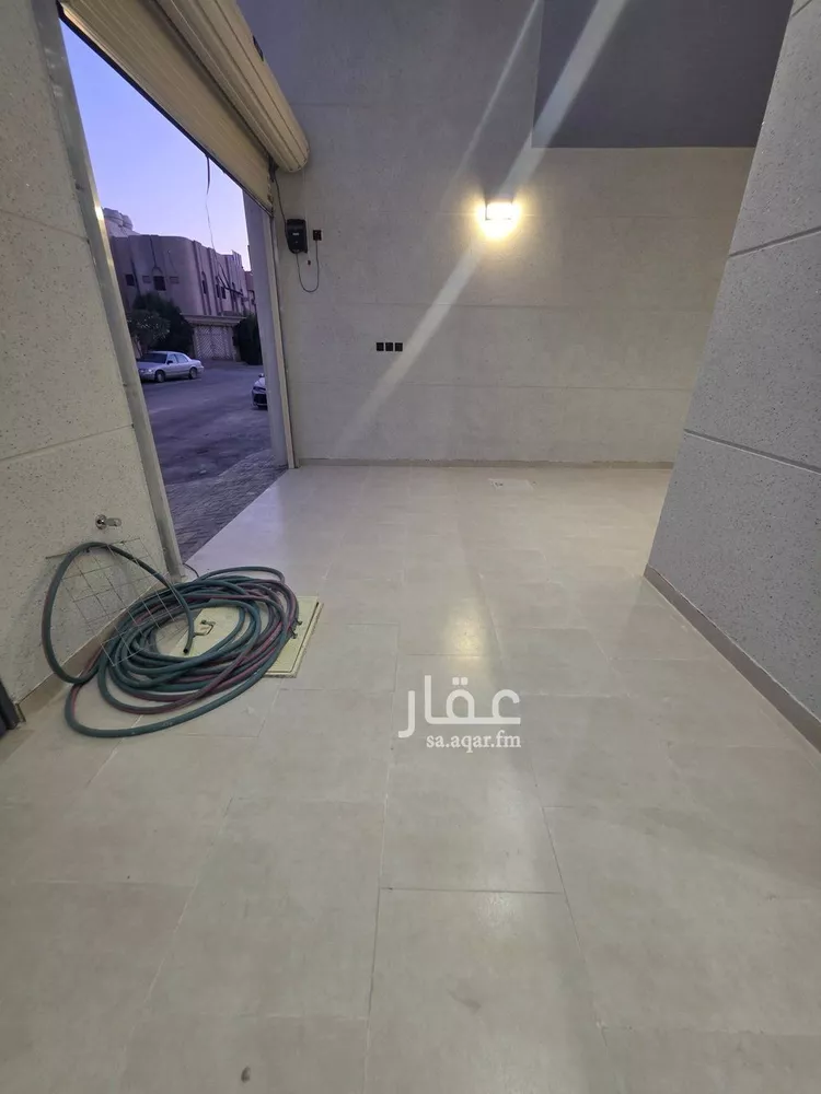 فيلا للبيع في شارع ساجر, حي العريجاء الغربي, مدينة الرياض, منطقة الرياض صورة 4