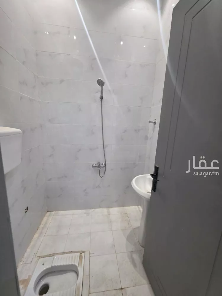 دور للبيع في شارع حمد الخطيب, حي البيان, مدينة الرياض, منطقة الرياض 15