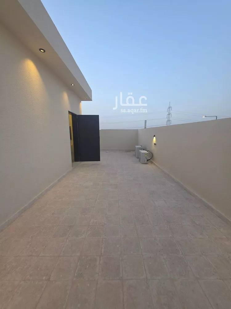Floor for Sale in Riyadh Okaz 12