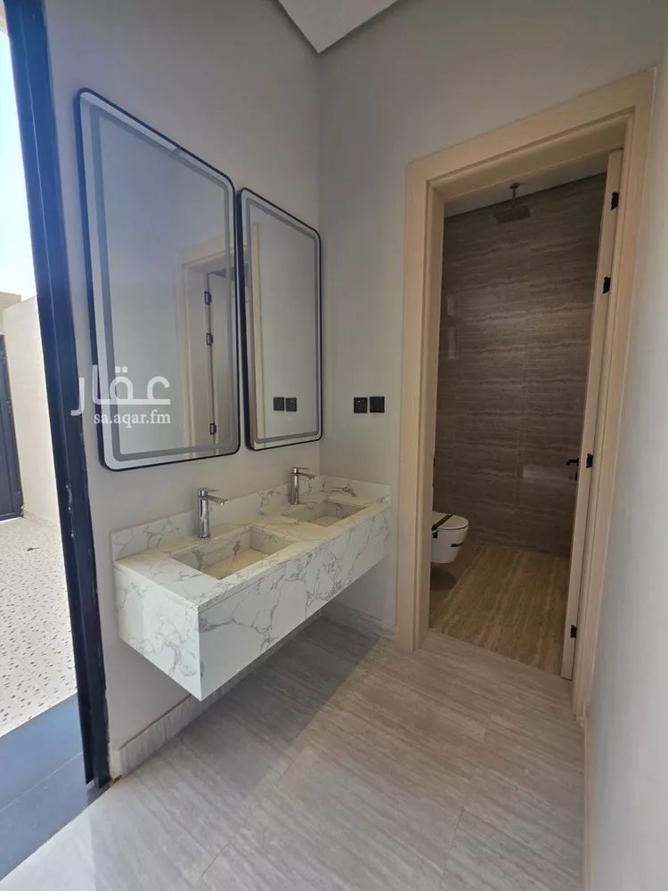 Floor for Sale in Riyadh Ar Rimal 11