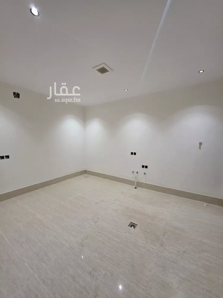 Floor for Sale in Riyadh Tuwaiq 18