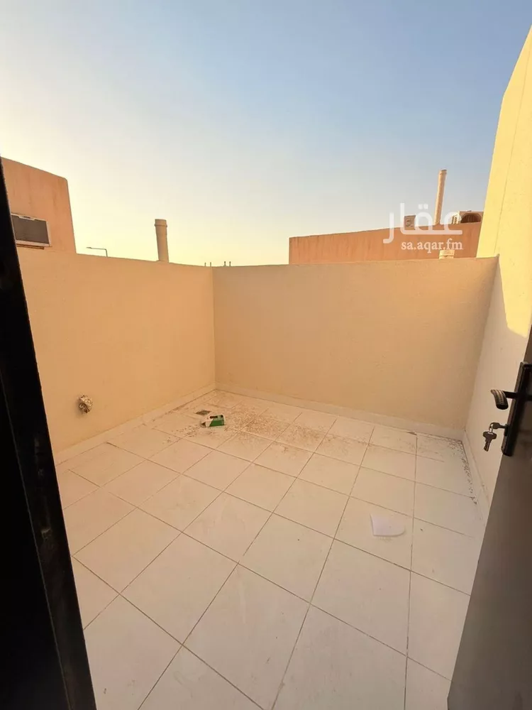 فيلا للبيع في شارع الصحيفات, حي العريجاء الغربي, مدينة الرياض, منطقة الرياض 18