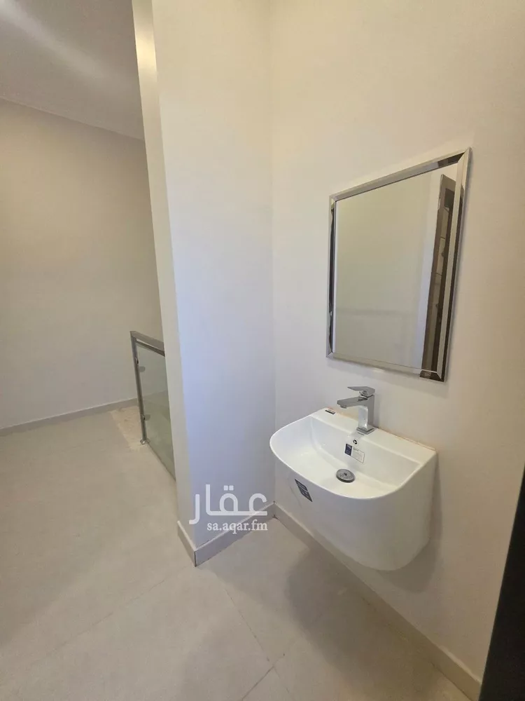 Floor for Sale in Riyadh Okaz 16