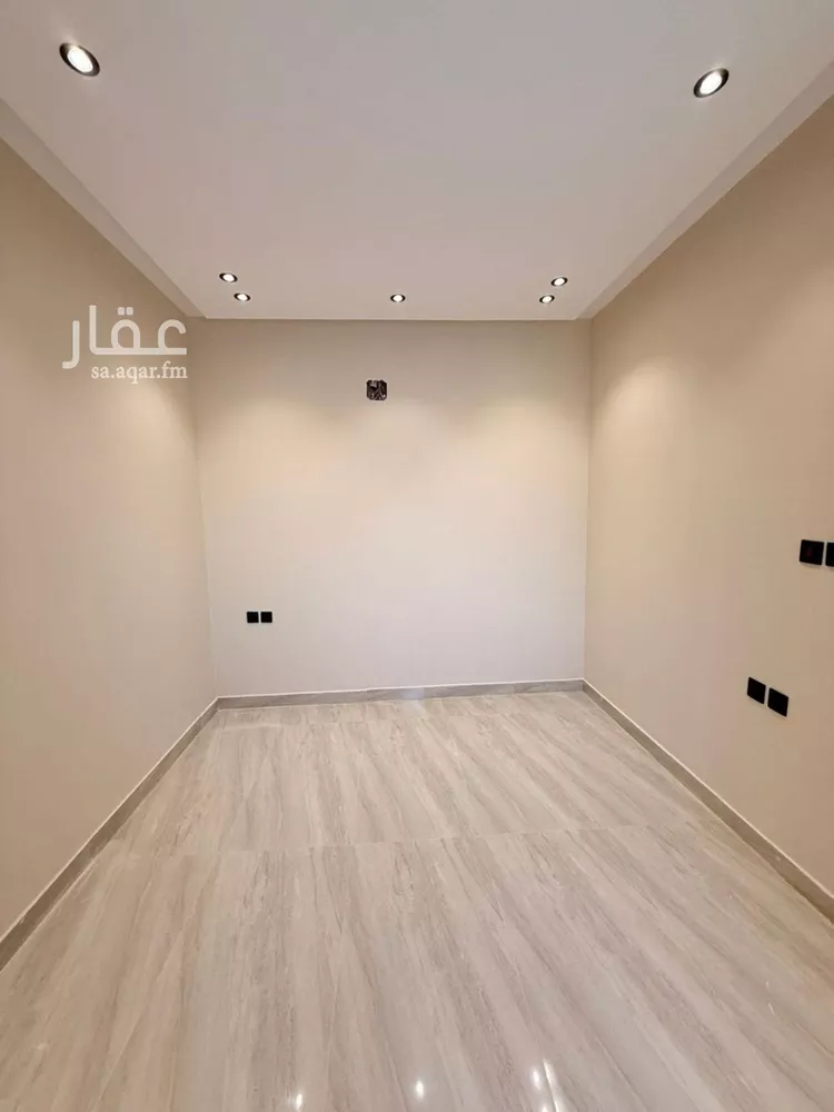 فيلا للبيع في شارع الصحيفات, حي العريجاء الغربي, مدينة الرياض, منطقة الرياض 14