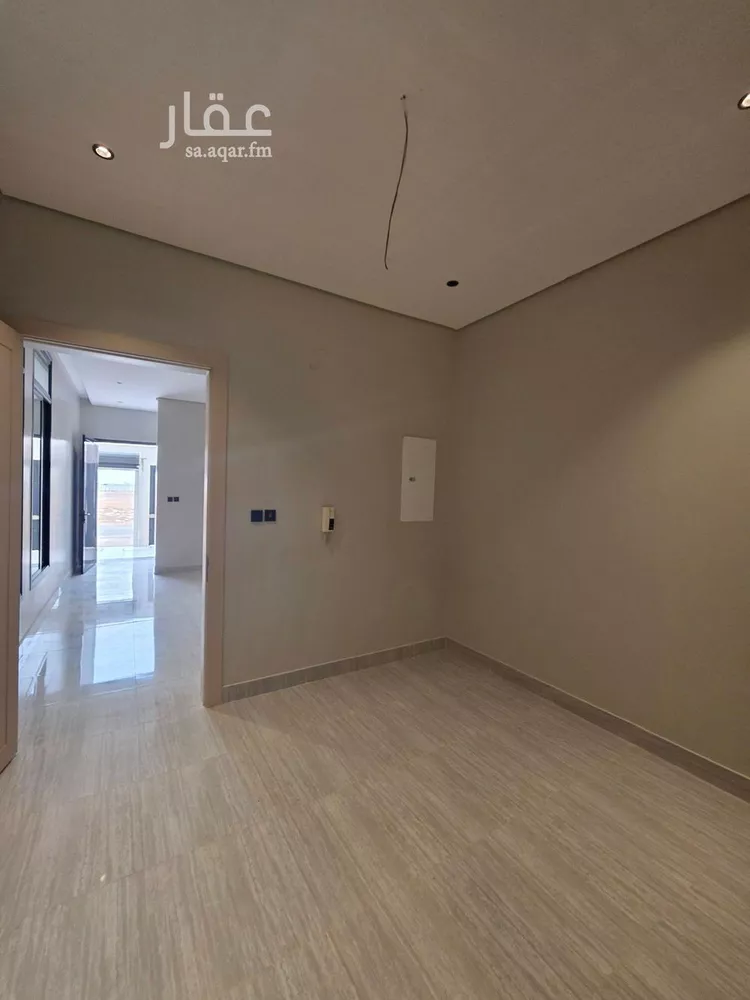 Floor for Sale in Riyadh Ar Rimal 14