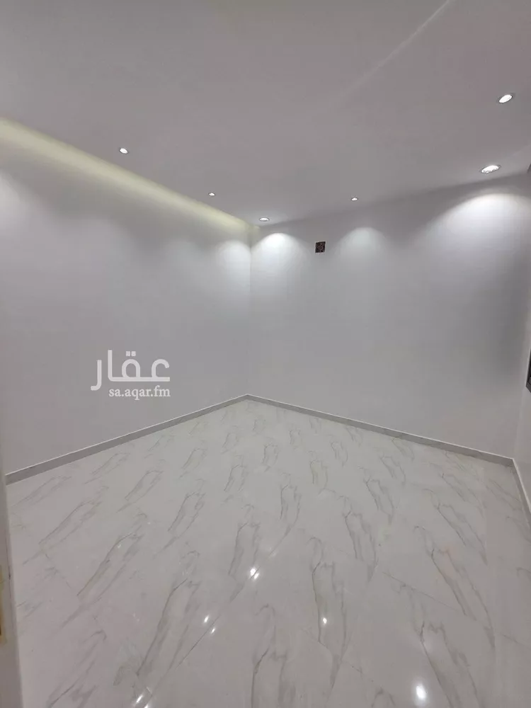Floor for Sale in Riyadh Sultanah 16