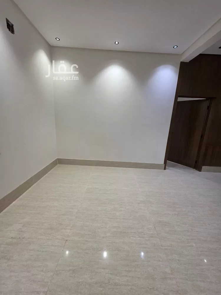Floor for Sale in Riyadh Tuwaiq 15