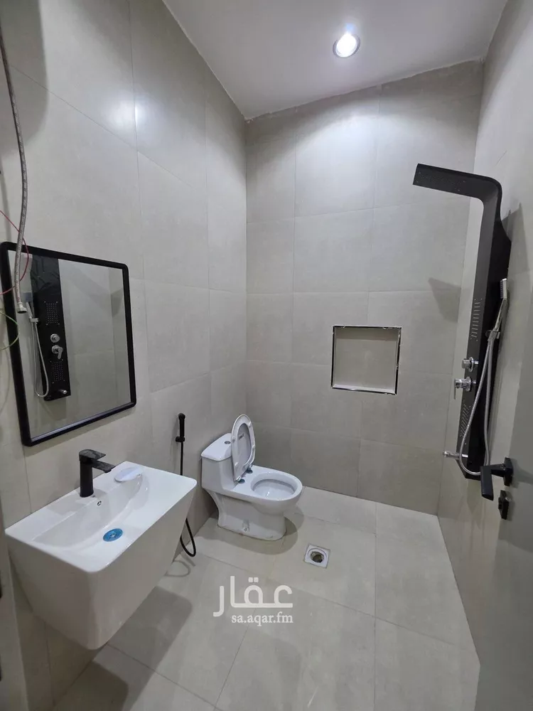 Floor for Sale in Riyadh Okaz 9