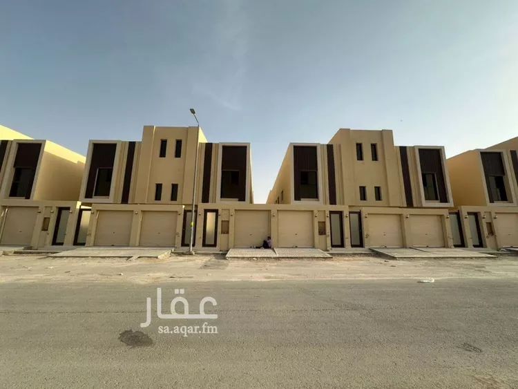 دور للبيع في شارع النفوذ, حي عكاظ, مدينة الرياض, منطقة الرياض