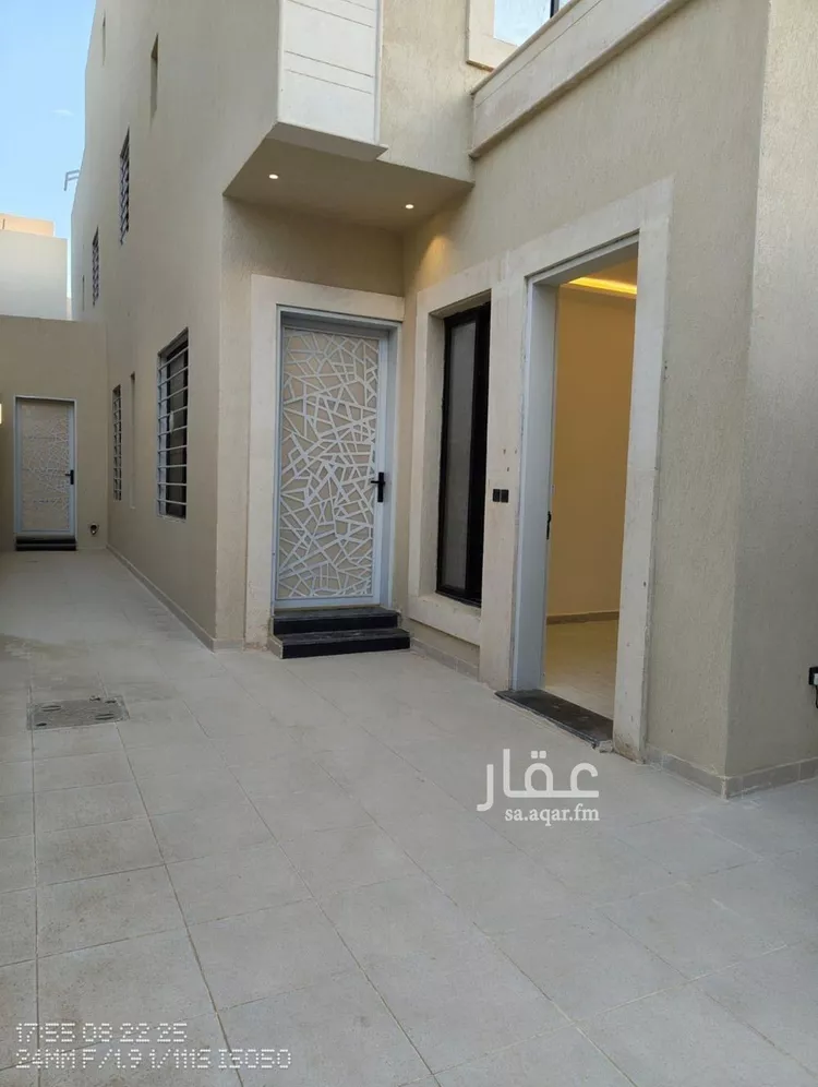 دور للبيع في شارع مسلم, حي بدر, مدينة الرياض, منطقة الرياض صورة 3