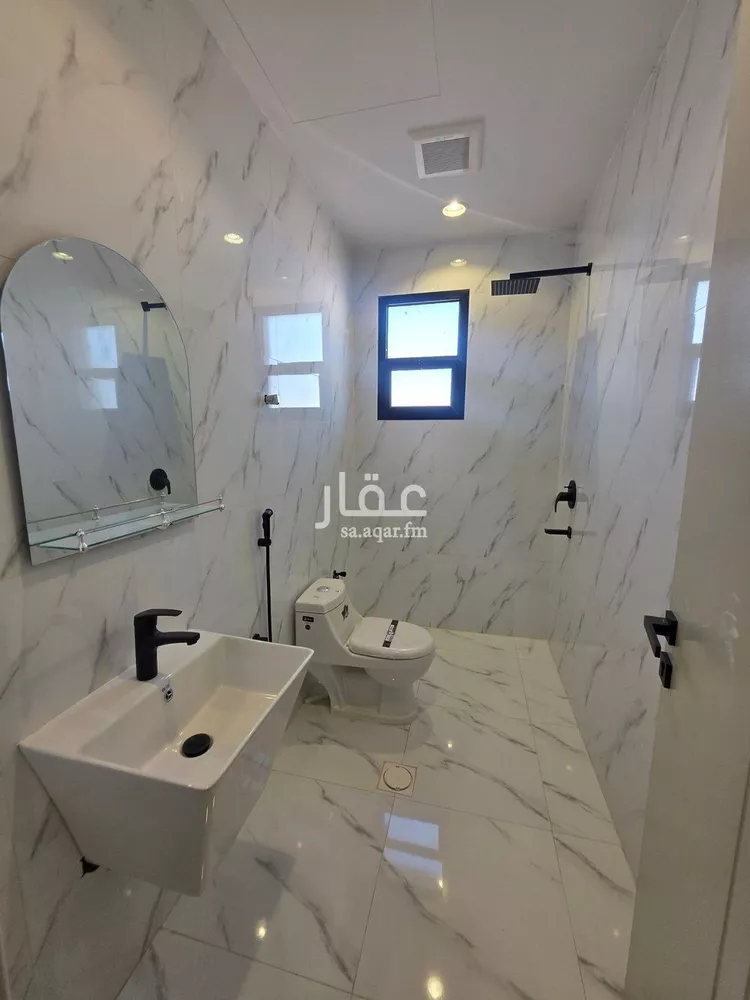 فيلا للبيع في شارع رقم 140, حي ظهرة لبن, مدينة الرياض, منطقة الرياض 22