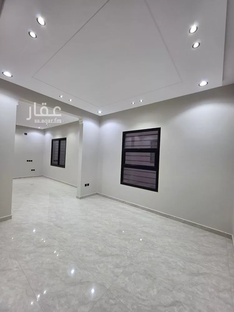 Floor for Sale in Riyadh Okaz 14