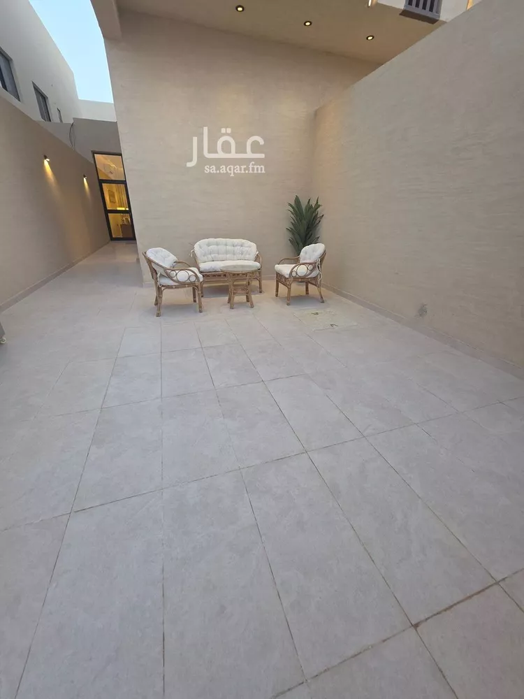 دور للبيع في شارع طريق النفود, حي عكاظ, مدينة الرياض, منطقة الرياض 11