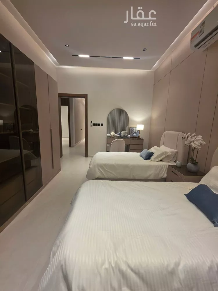 Floor for Sale in Riyadh Okaz 11
