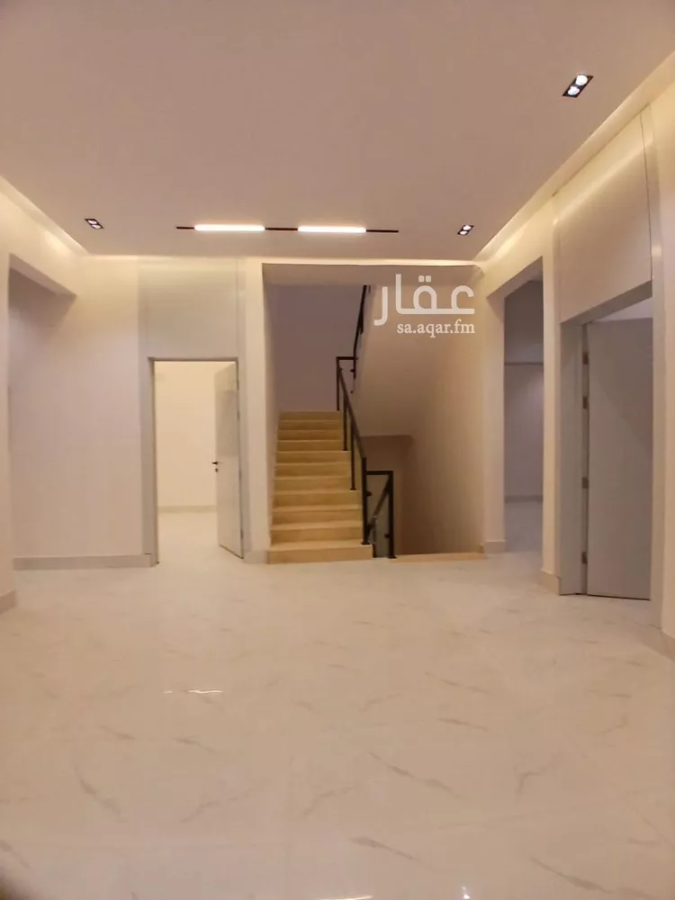 فيلا للبيع في شارع حسين بن حمد, حي طيبة, مدينة الرياض, منطقة الرياض صورة 5