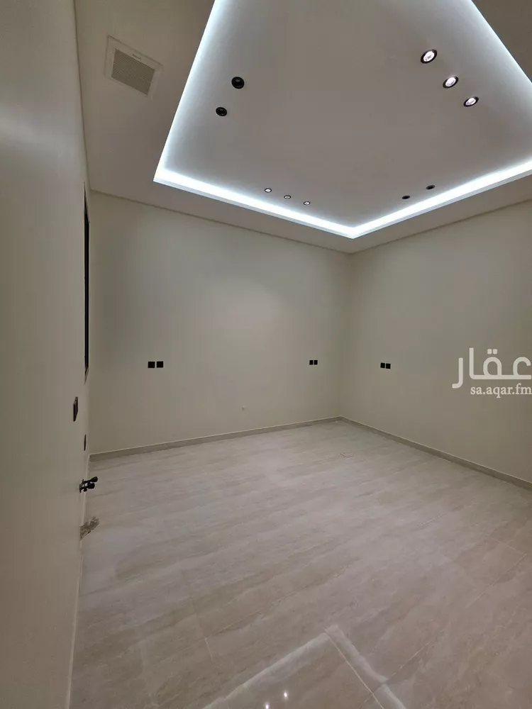 Floor for Sale in Riyadh Dirab 12