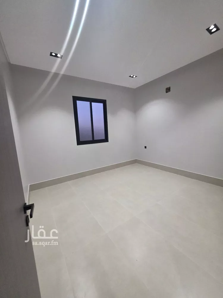 فيلا للبيع في شارع أحمد بن ناصر الباعوني, حي العريجاء الغربي, مدينة الرياض, منطقة الرياض 15