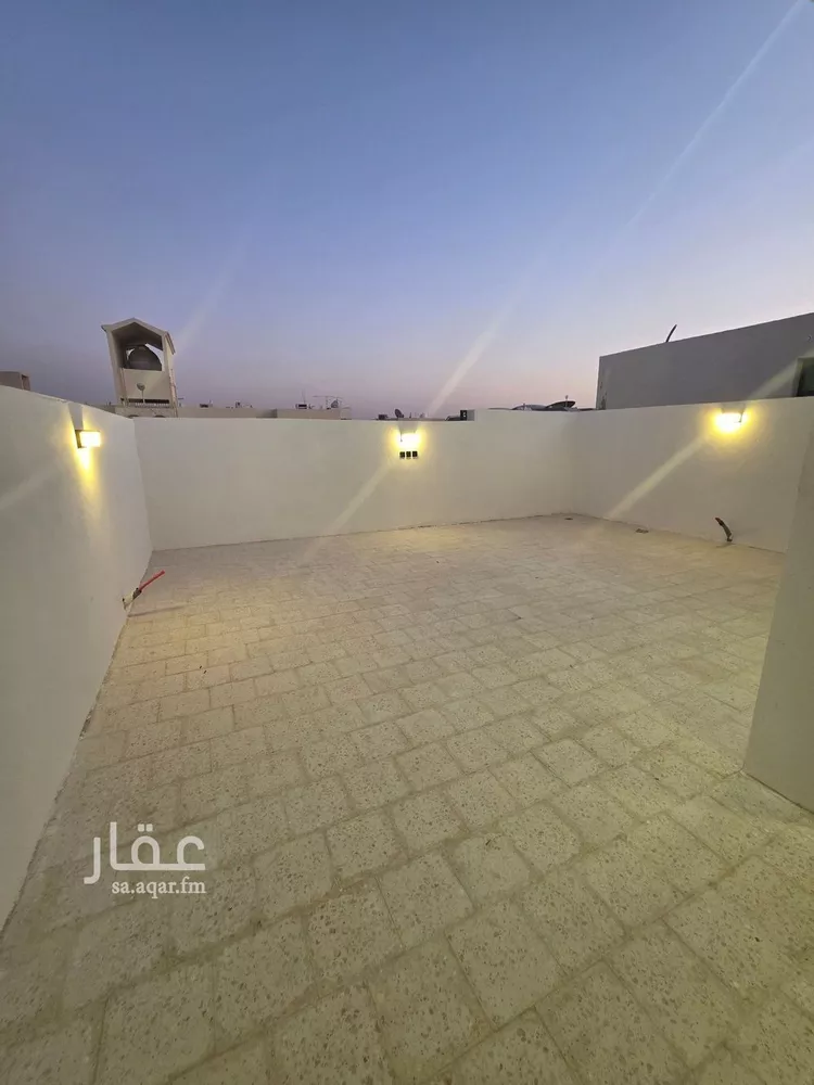 فيلا للبيع في شارع أحمد بن ناصر الباعوني, حي العريجاء الغربي, مدينة الرياض, منطقة الرياض 24