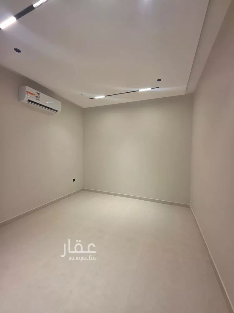 Floor for Sale in Riyadh Okaz 7