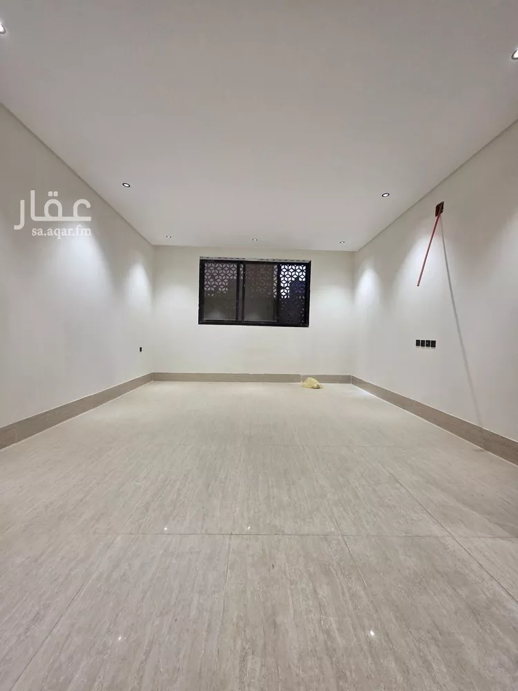 Floor for Sale in Riyadh Tuwaiq 8