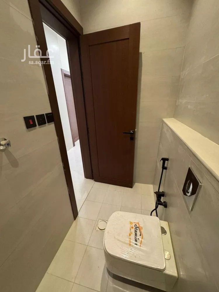 فيلا للبيع في شارع حميدة الإبراهيمي, حي العوالي, مدينة الرياض, منطقة الرياض 9