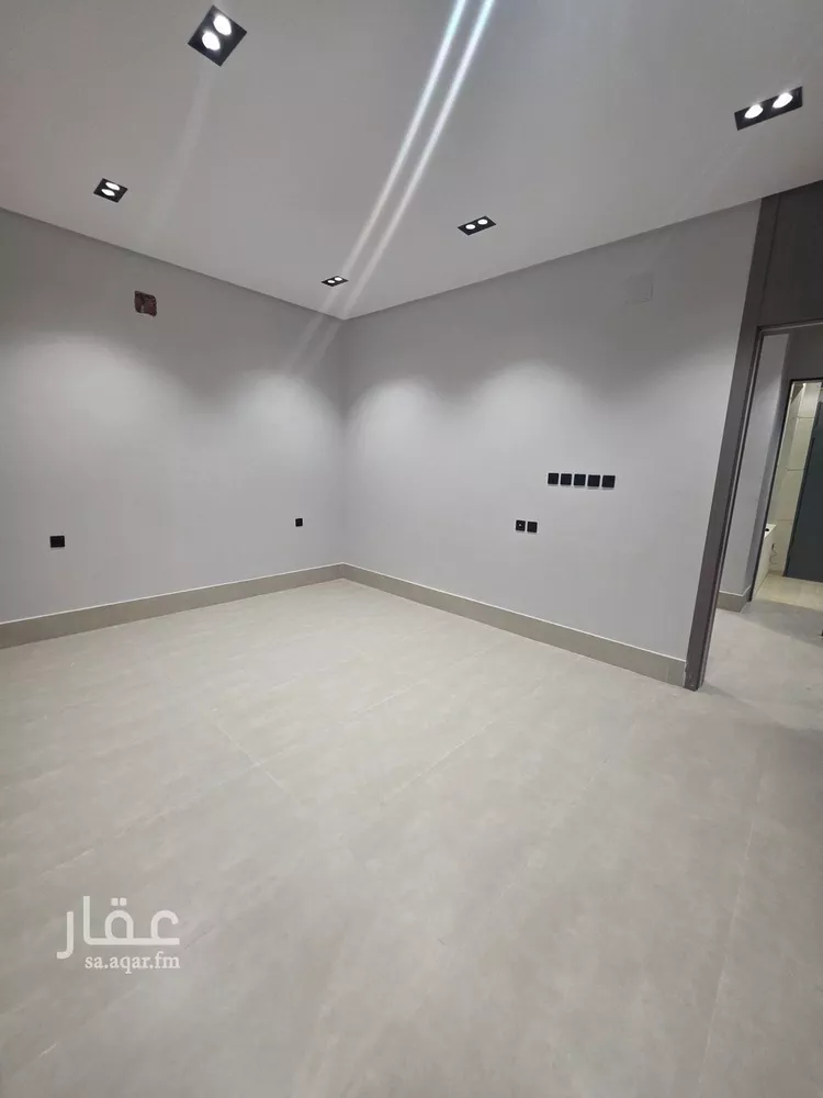 فيلا للبيع في شارع أحمد بن ناصر الباعوني, حي العريجاء الغربي, مدينة الرياض, منطقة الرياض 19