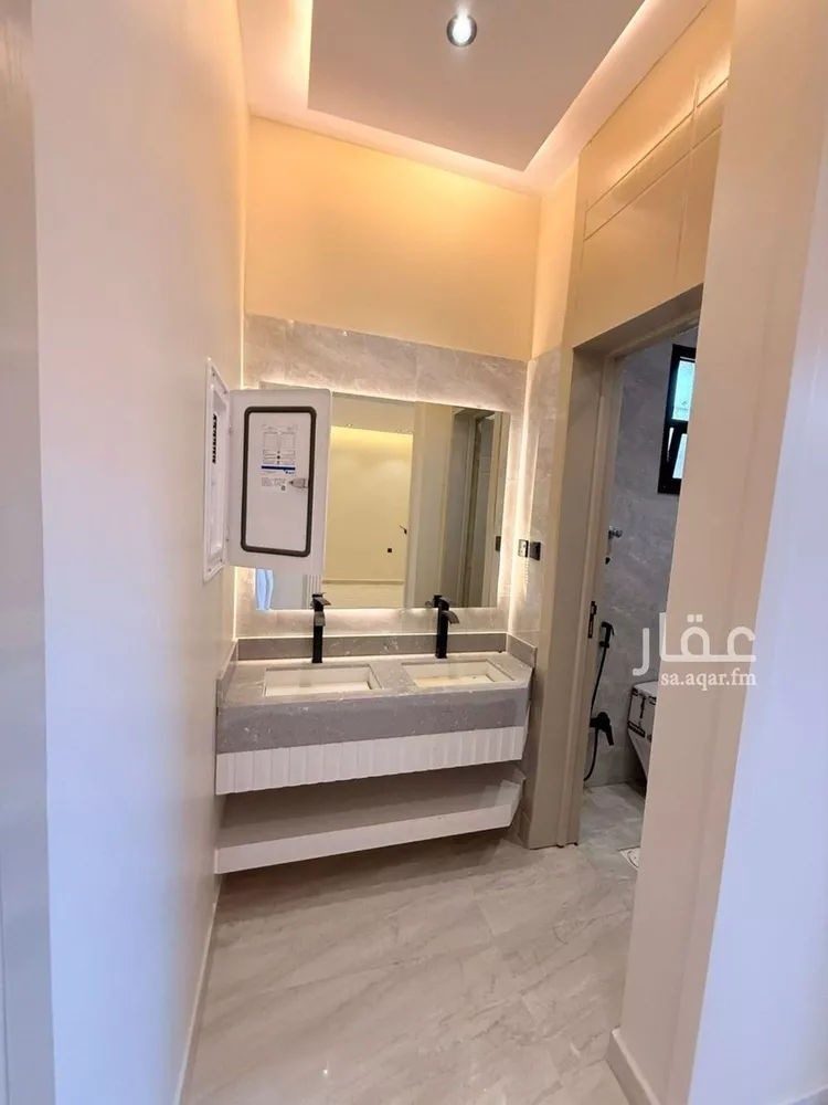 فيلا للبيع في شارع الصحيفات, حي العريجاء الغربي, مدينة الرياض, منطقة الرياض 12