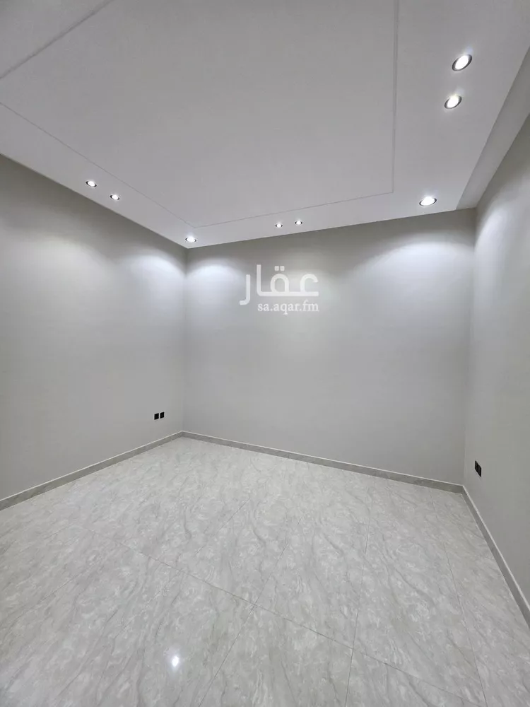 Floor for Sale in Riyadh Okaz 6
