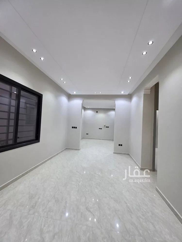 Floor for Sale in Riyadh Okaz 12