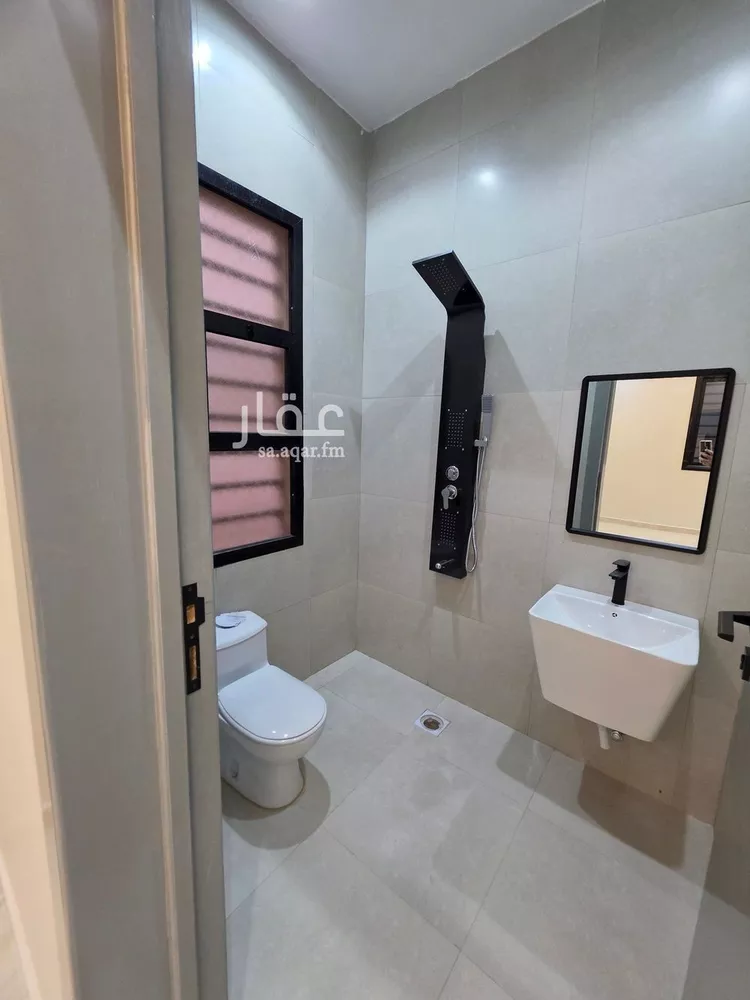 Floor for Sale in Riyadh Okaz 17