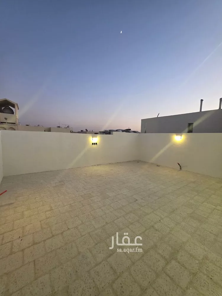 فيلا للبيع في شارع أحمد بن ناصر الباعوني, حي العريجاء الغربي, مدينة الرياض, منطقة الرياض 26