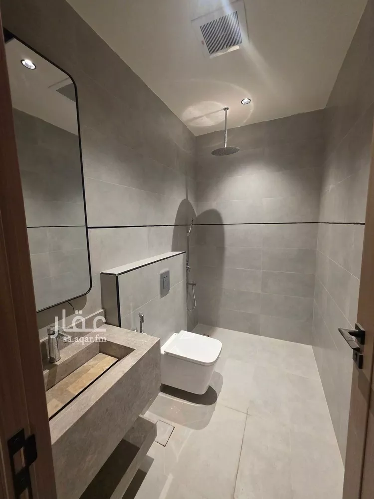 Floor for Sale in Riyadh Al Maizilah 11