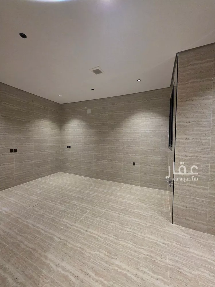 Floor for Sale in Riyadh Ar Rimal 9