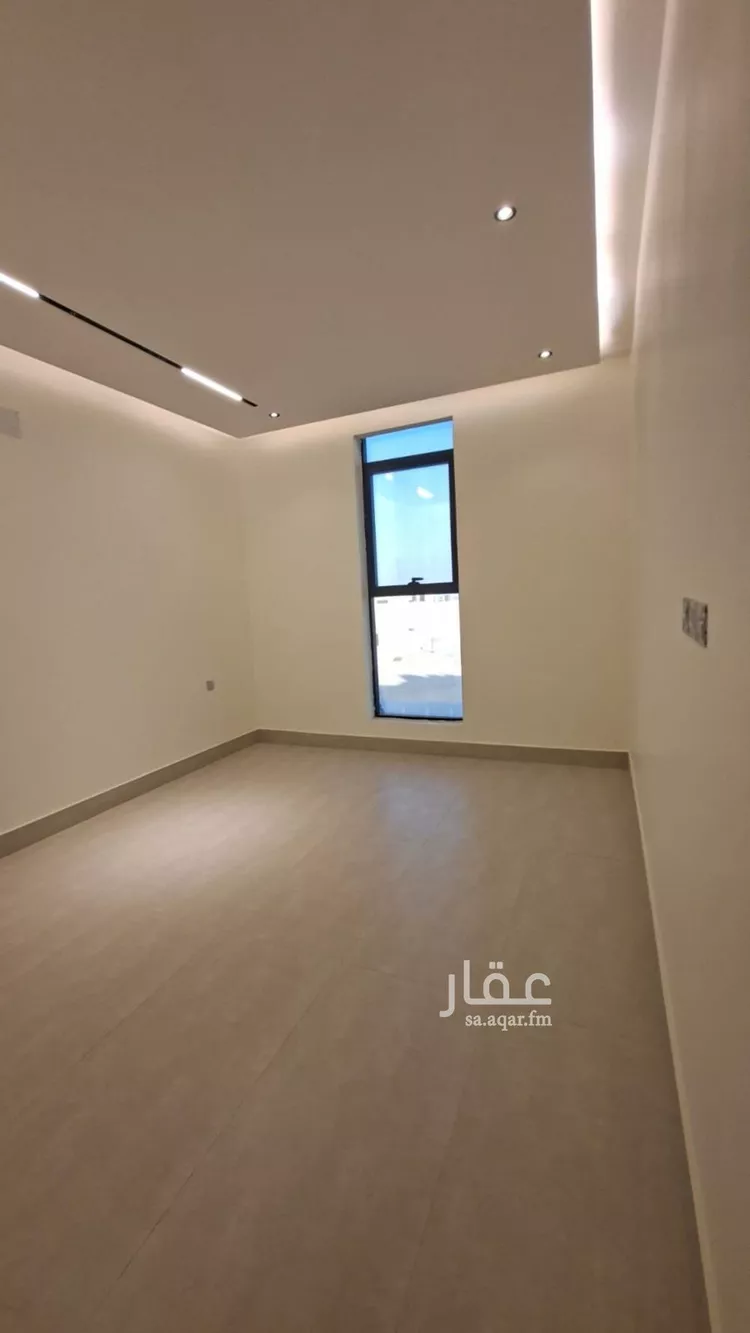 فيلا للبيع في شارع الصفار الذهبي, حي عكاظ, مدينة الرياض, منطقة الرياض 7
